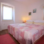 Authentisches Steinhaus Mit Garten, Grill, Spielplatz, Trampolin Semesterbostad *