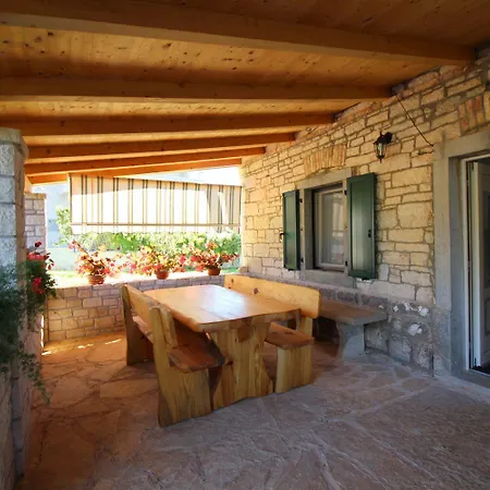 Authentisches Steinhaus Mit Garten, Grill, Spielplatz, Trampolin Tatil Evi Kaštelir