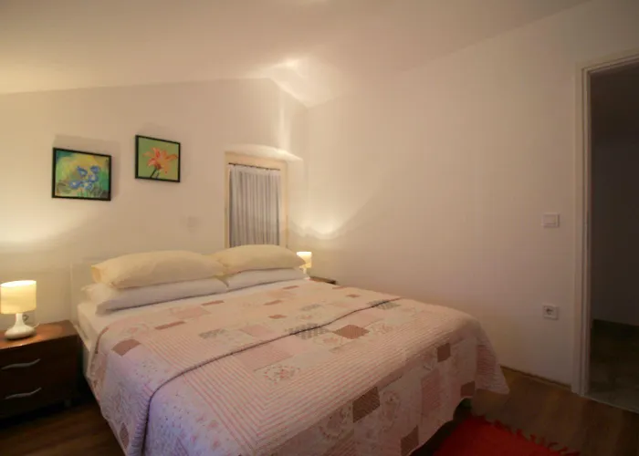 Authentisches Steinhaus Mit Garten, Grill, Spielplatz, Trampolin * Kaštelir