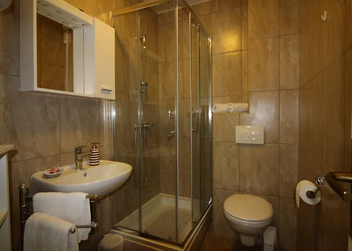 Authentisches Steinhaus Mit Garten, Grill, Spielplatz, Trampolin