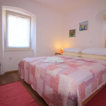 Authentisches Steinhaus Mit Garten, Grill, Spielplatz, Trampolin Feriehus *