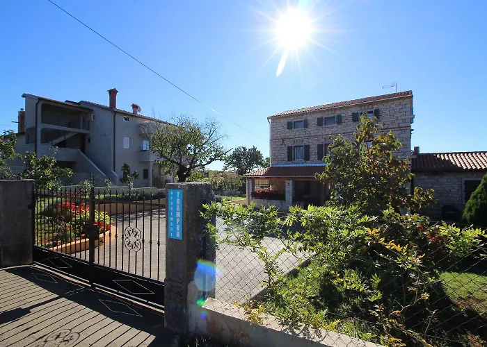 Authentisches Steinhaus Mit Garten, Grill, Spielplatz, Trampolin Holiday home *