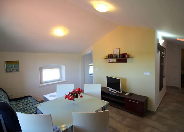 Holiday home Authentisches Steinhaus Mit Garten, Grill, Spielplatz, Trampolin